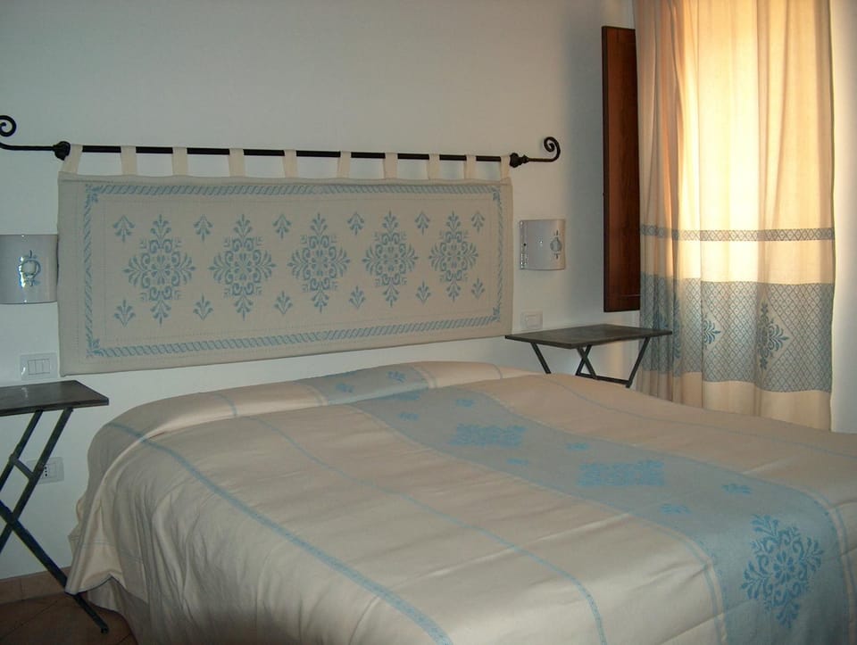 Bed, Day