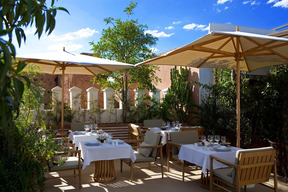 Restaurant/places to eat, Balcony/Terrace