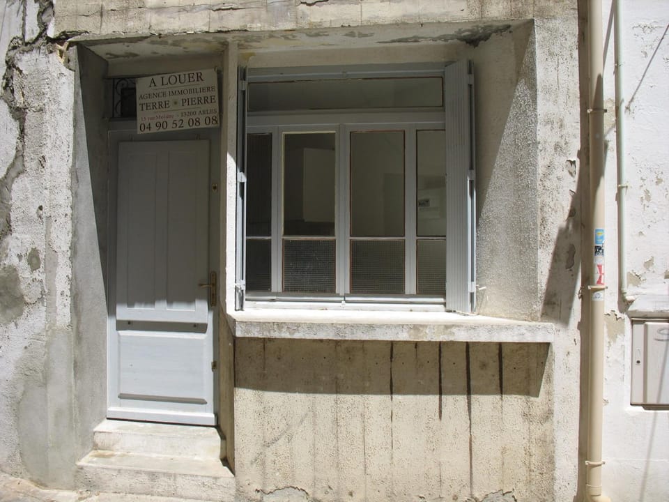Cueva Apartment in Arles