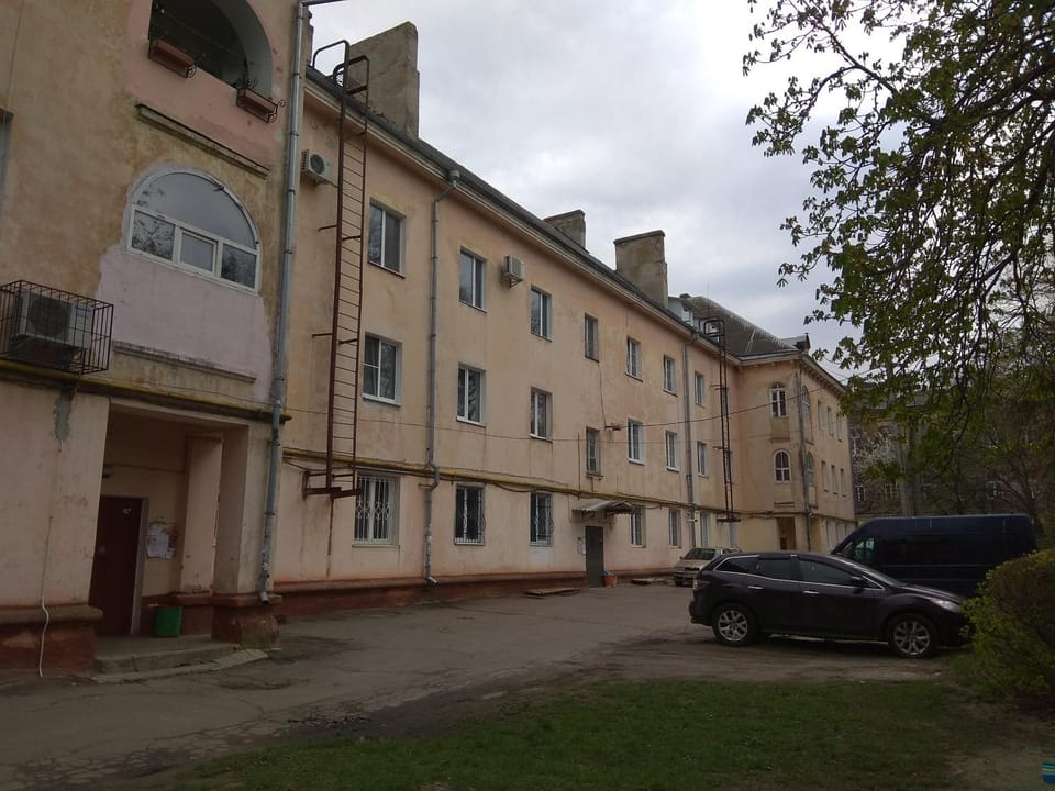 Property building, Facade/entrance, Day, Neighbourhood, Parking