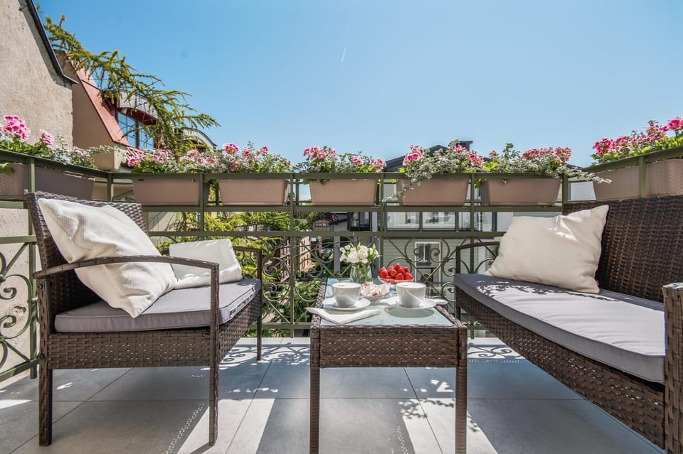 Balcony/Terrace, Garden view