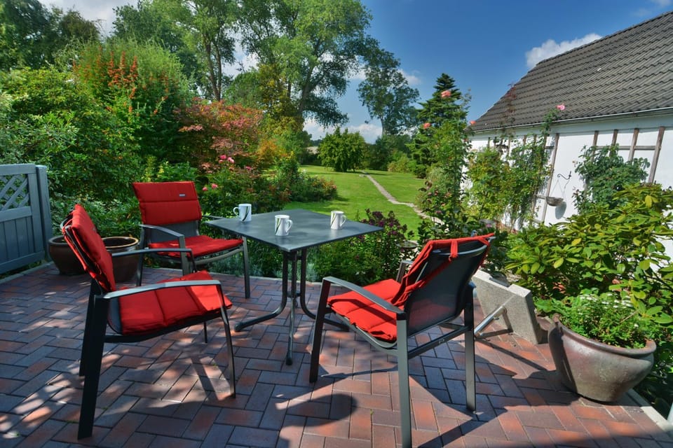 Garden, Balcony/Terrace