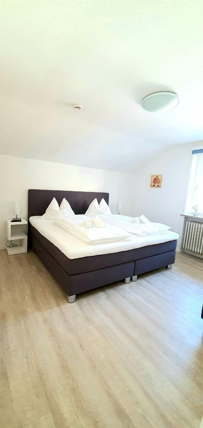 Bed, Decorative detail, Bedroom
