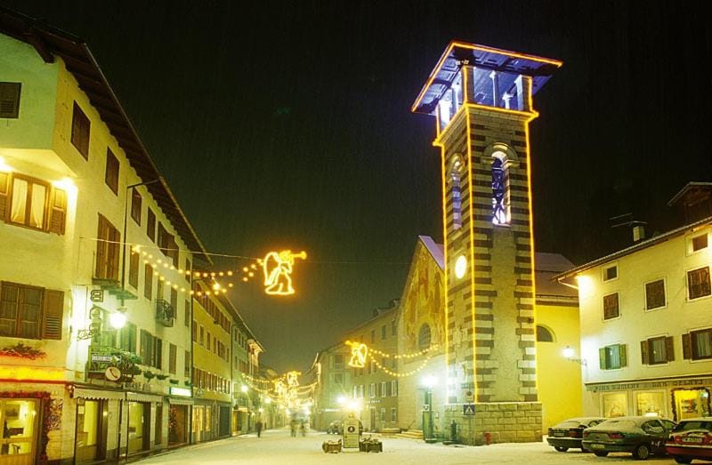 Night, City view, Location