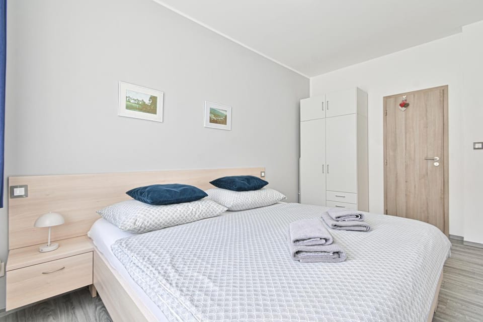Property building, Bed, Photo of the whole room, Guests, Area and facilities, wardrobe