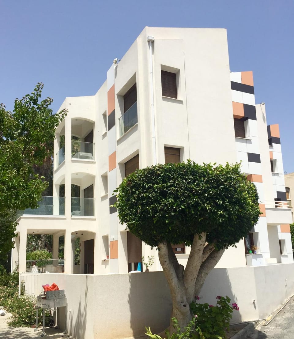 Property building, Facade/entrance