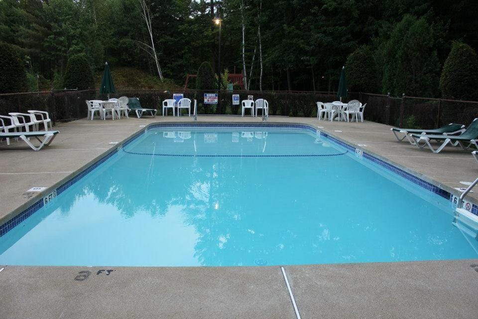 Swimming pool, Swimming pool