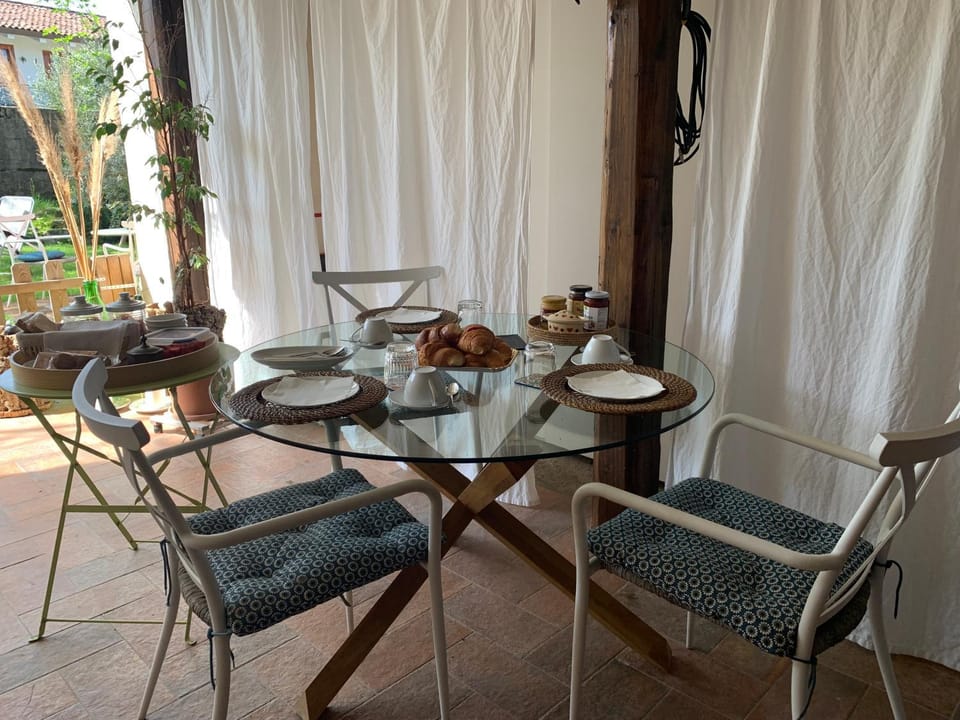 Patio, Breakfast