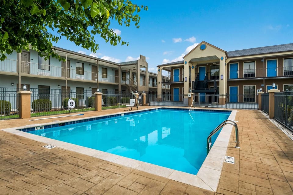 Pool view, Swimming pool, Swimming pool