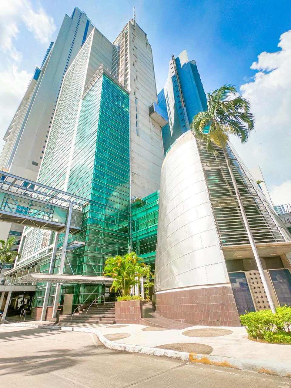 Property building, Facade/entrance, Day