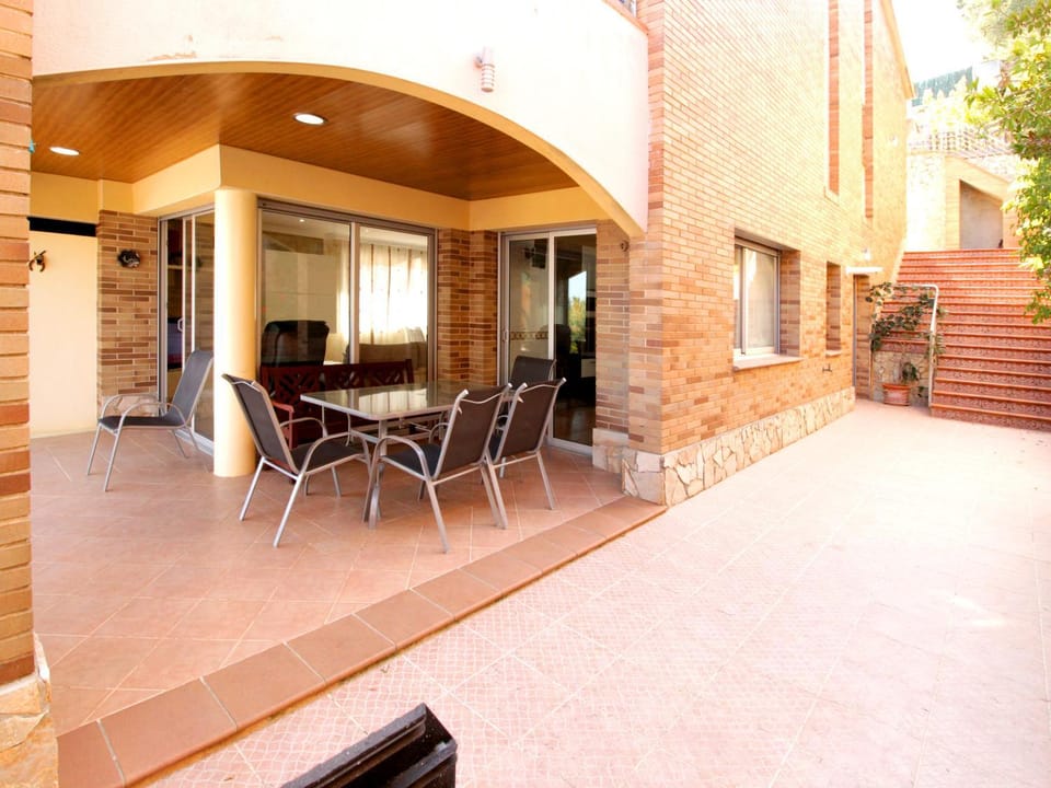 Patio, Garden, Dining area