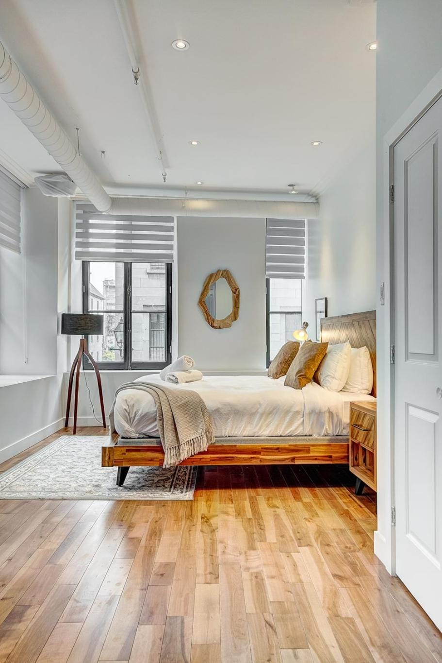 Saint Sulpice Lofts by Bakan - Old Montreal Apartment in Montreal