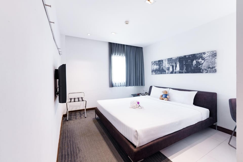 Bed, Bedroom, Guests