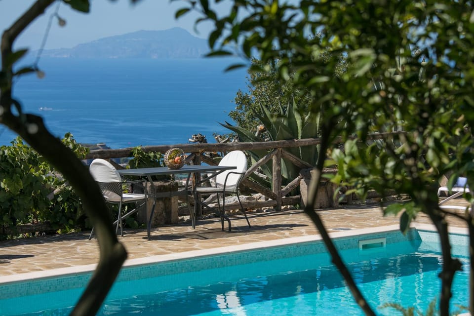 Garden view, Landmark view, Pool view, Sea view