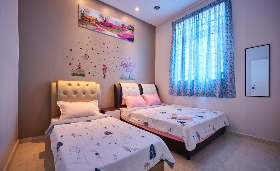 Decorative detail, Bedroom, bunk bed