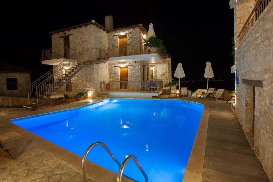 Property building, On site, Pool view