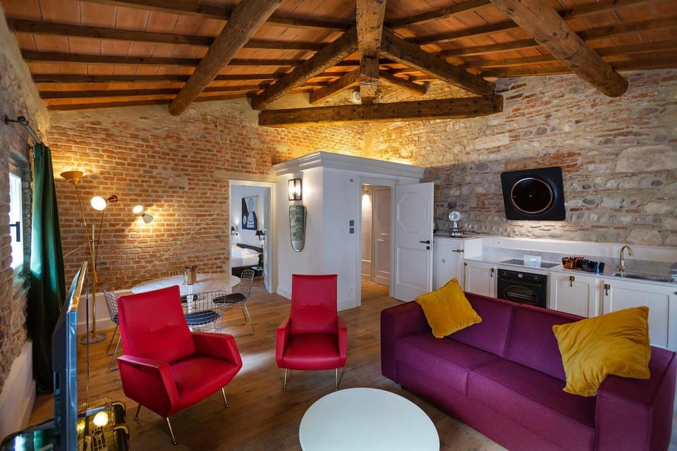 Kitchen or kitchenette, Living room, Dining area