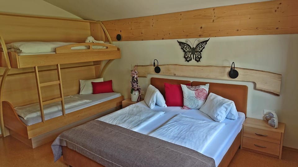 Floor plan, Bedroom, Garden view, Mountain view, bunk bed, Certificate/Award, Family
