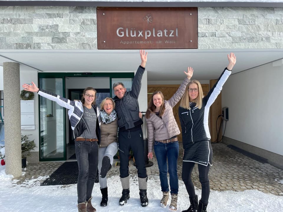 Facade/entrance, Family