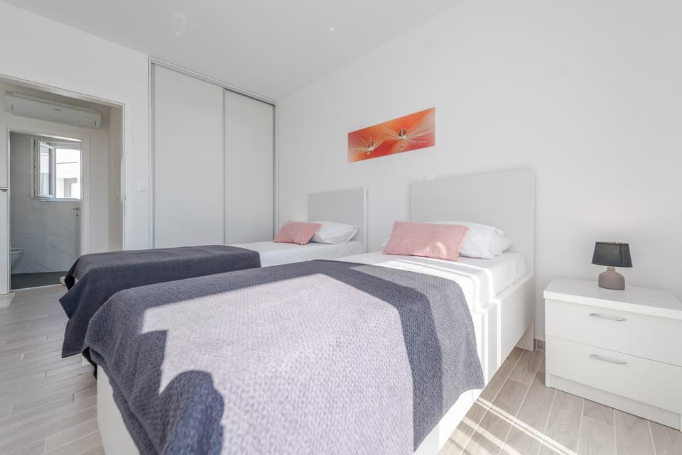 Dario 1. modern & luxury ap. with a pool Apartment in Novalja