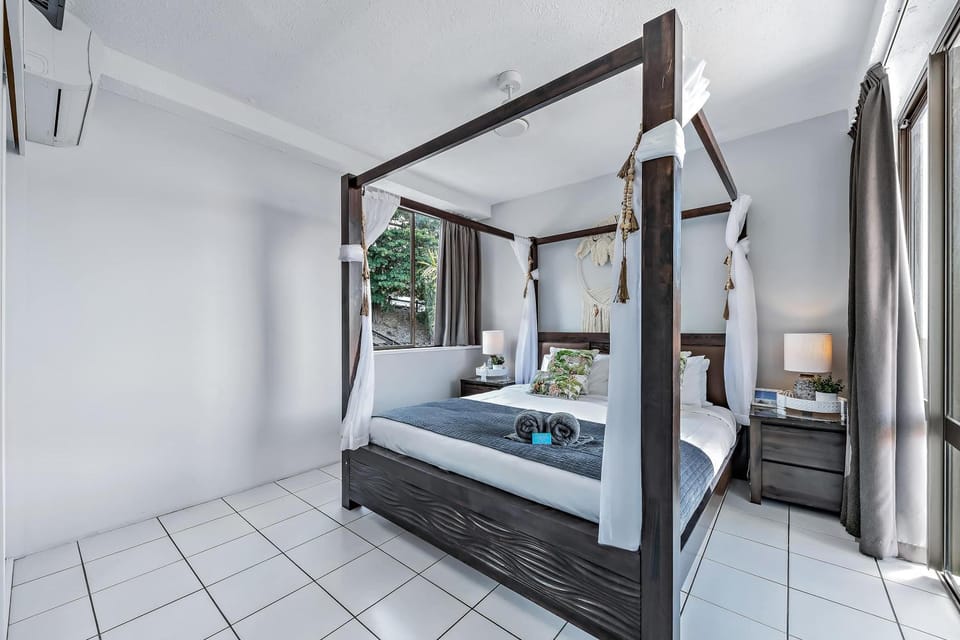 Bed, Bedroom, air conditioner