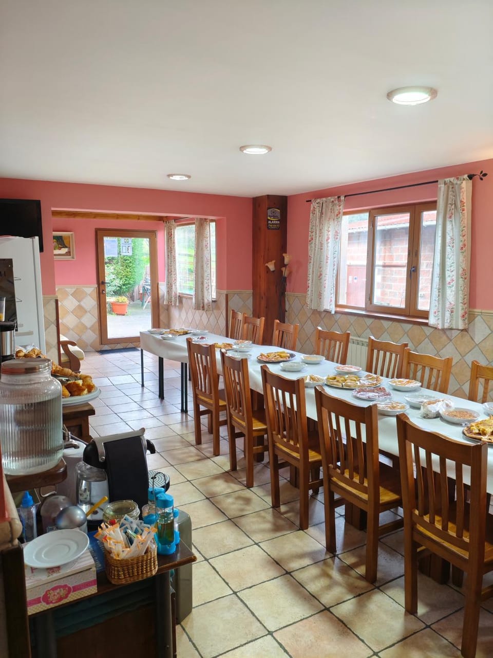 Seating area, Dining area