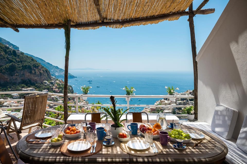 Natural landscape, View (from property/room), Balcony/Terrace, Dining area, Mountain view, Sea view