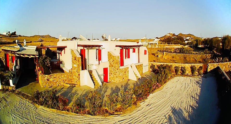 Property building, Neighbourhood