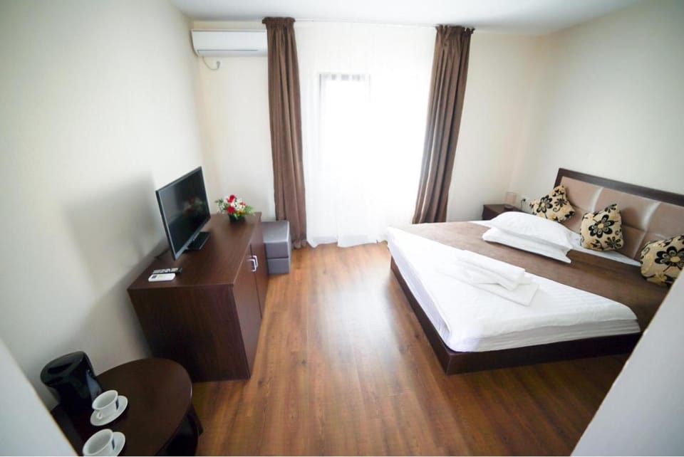 TV and multimedia, Photo of the whole room