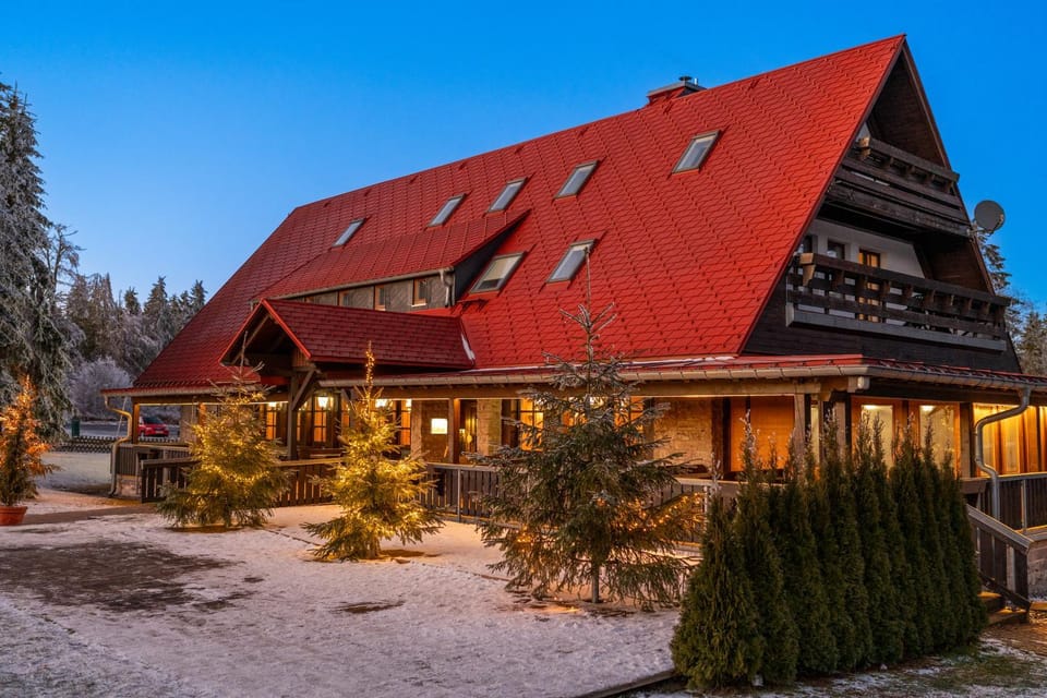 Property building, Restaurant/places to eat