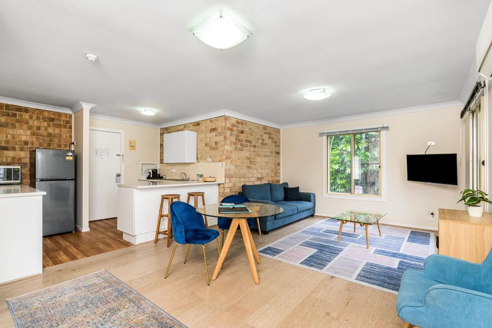 TV and multimedia, Kitchen or kitchenette, Living room, Dining area
