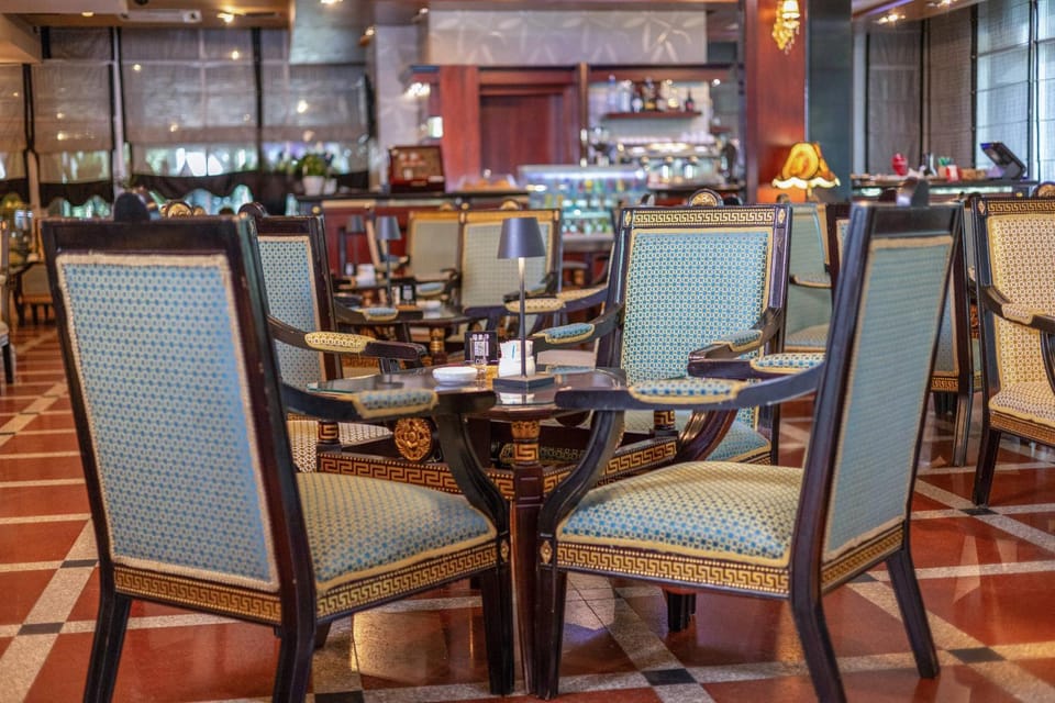 Restaurant/places to eat, Lounge or bar, Dining area