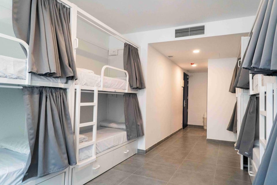 Bed, Bathroom, bunk bed, heating, locker, air conditioner