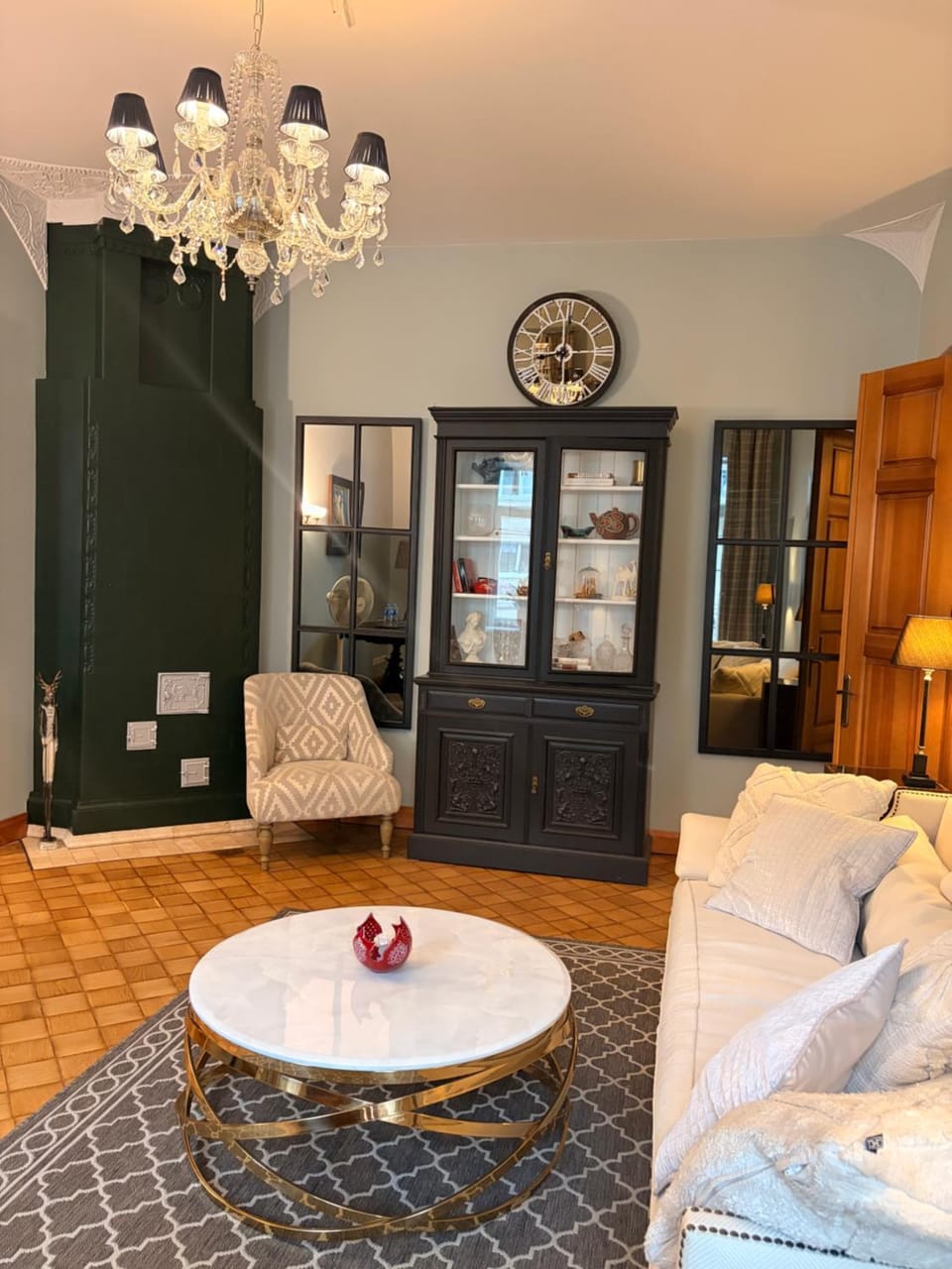 Living room, Seating area