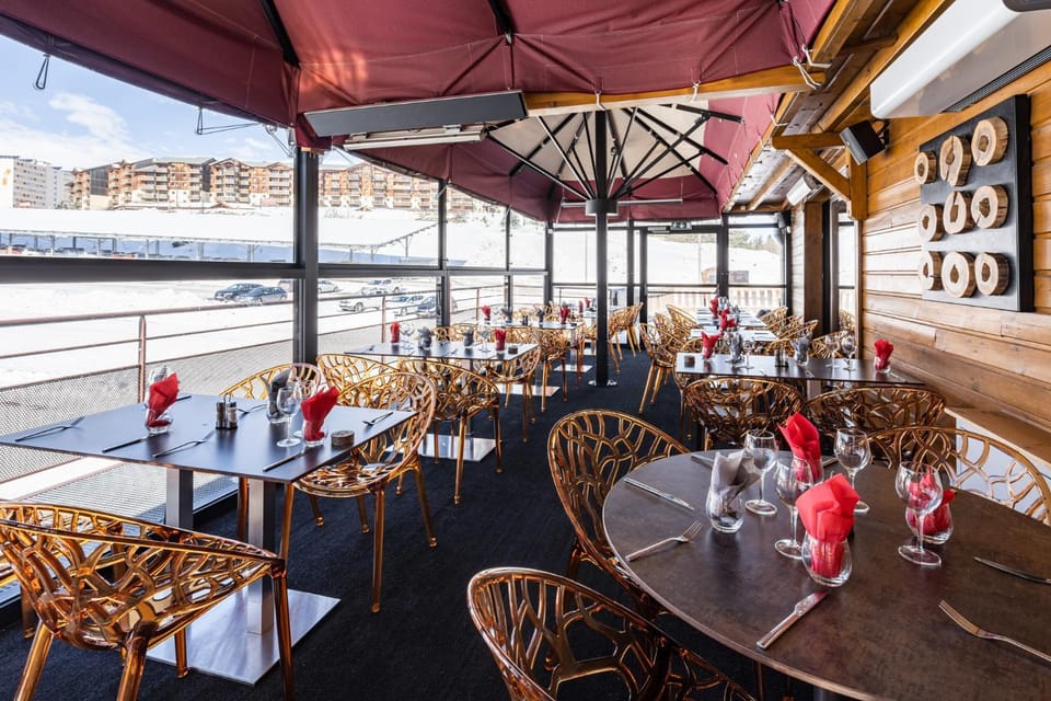 Restaurant/places to eat, Natural landscape, Food and drinks