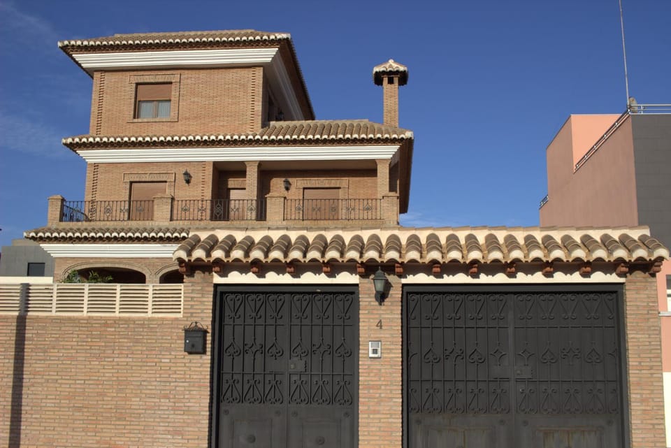 Property building, Facade/entrance