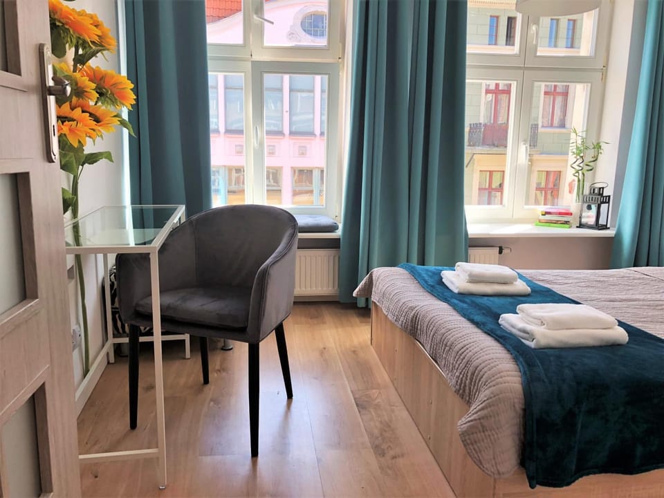 Seating area, Bedroom