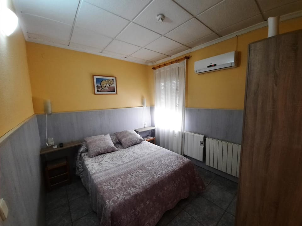 Hostal Alba Bed and Breakfast in Albacete