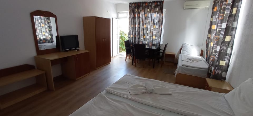 Хотел Милев Bed and Breakfast in Burgas Province