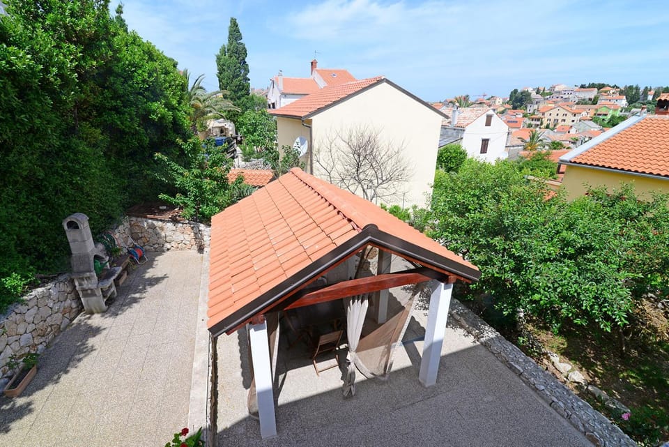 Property building, On site