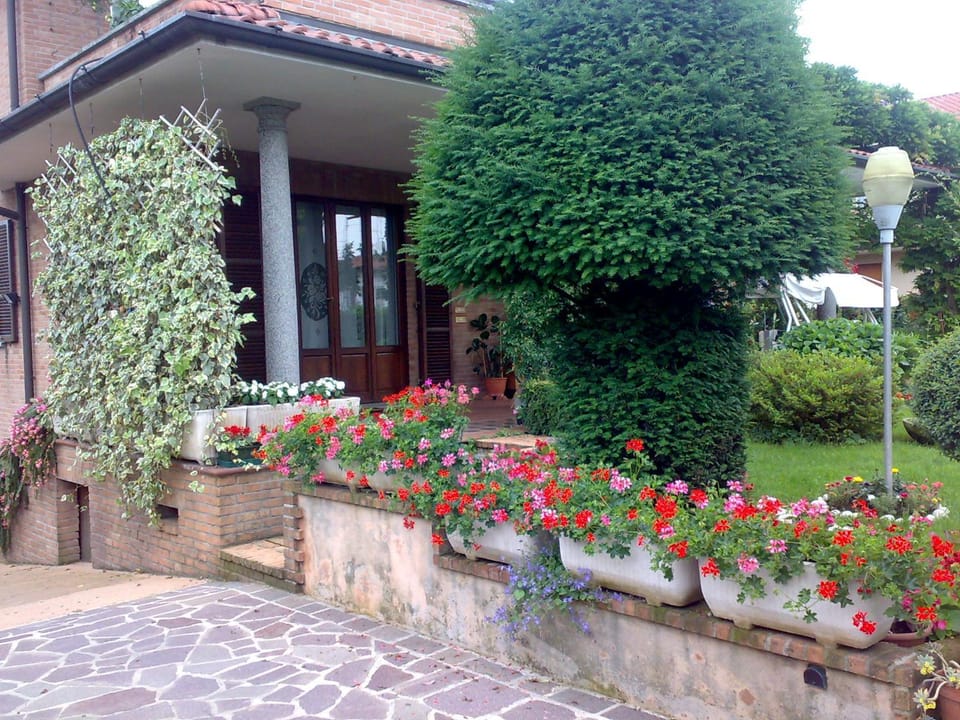 B&B Les Fleurettes Bed and Breakfast in Lombardy