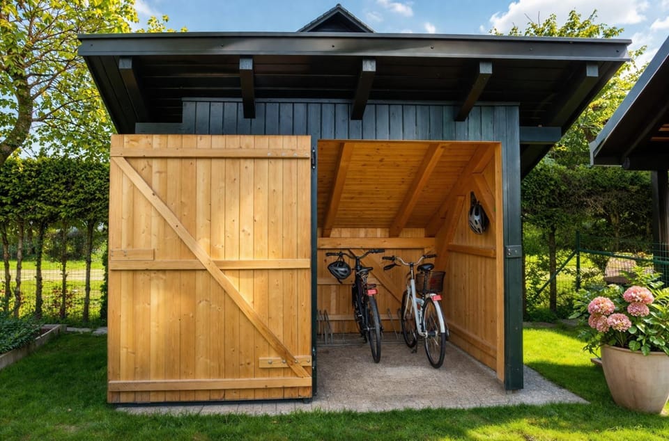 Cycling, Garden view