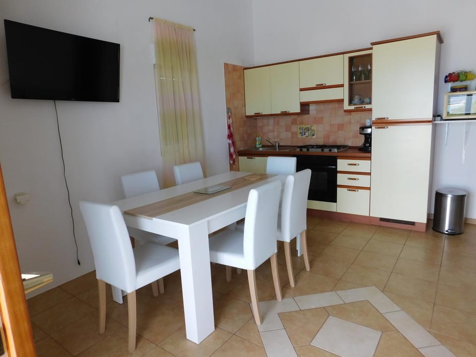 TV and multimedia, Dining area
