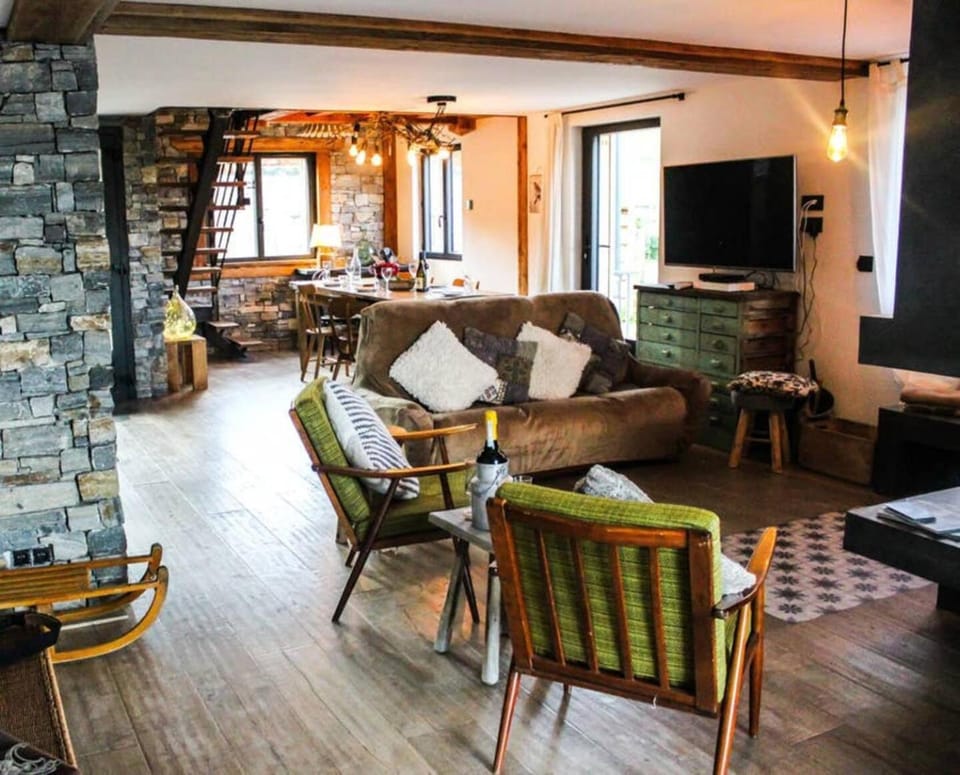 Chalet Petit Pierre - Mountain Voyages chalet Chalet in Les Gets