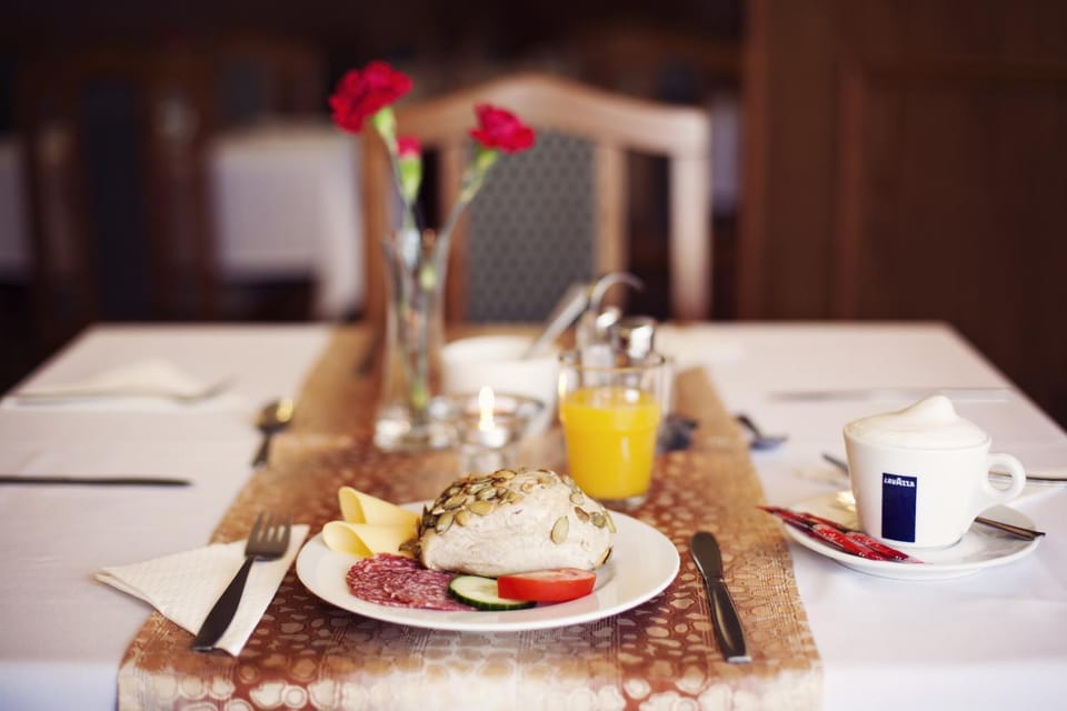 Restaurant/places to eat, Food, Breakfast