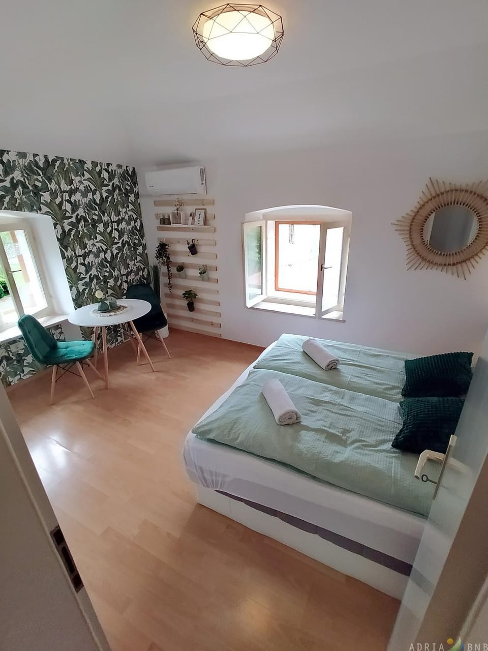 Photo of the whole room