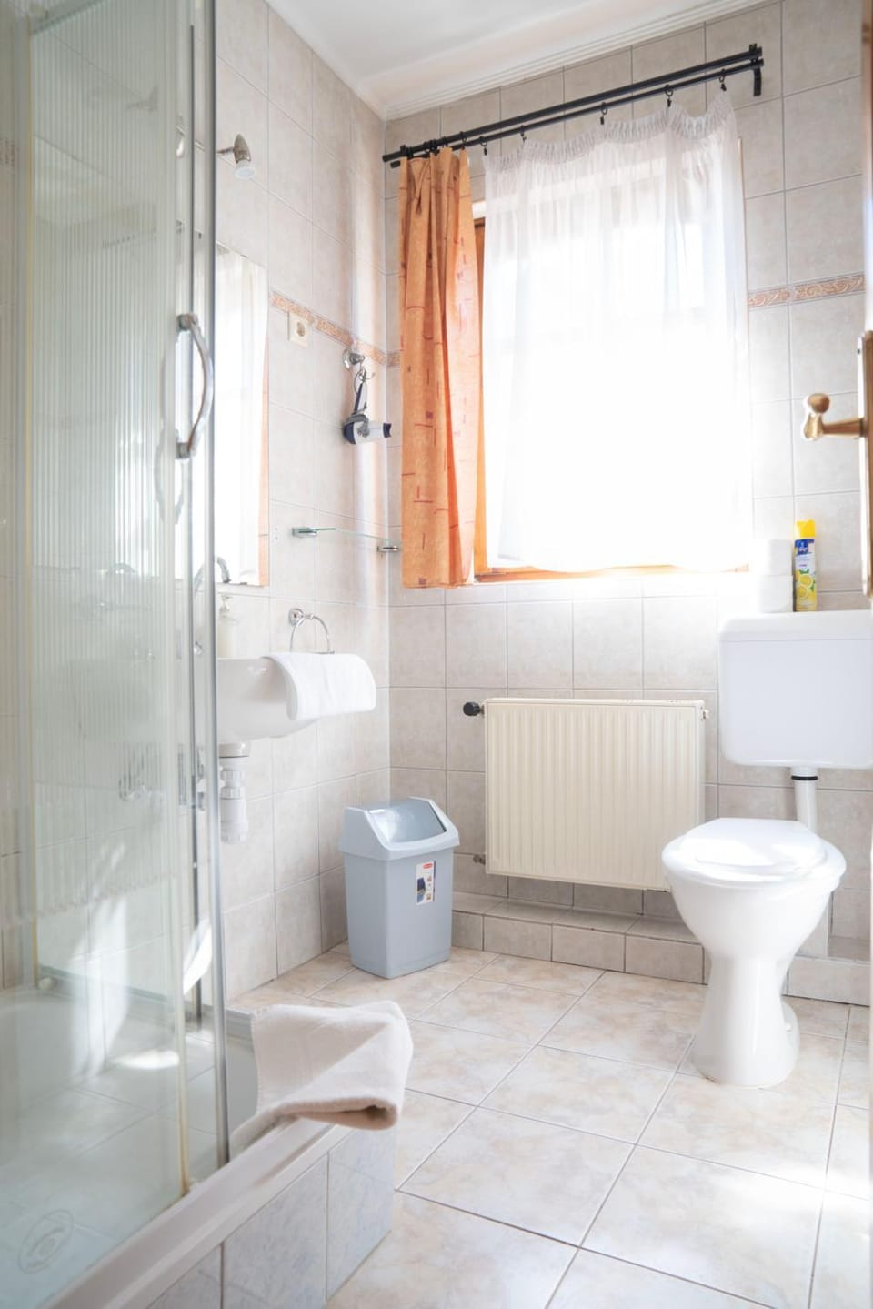 Shower, Toilet, Bathroom