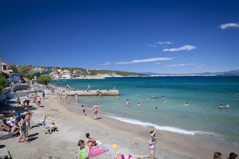 Neighbourhood, Beach
