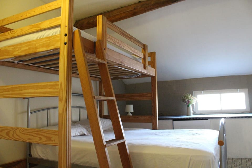 Bed, Bedroom, bunk bed