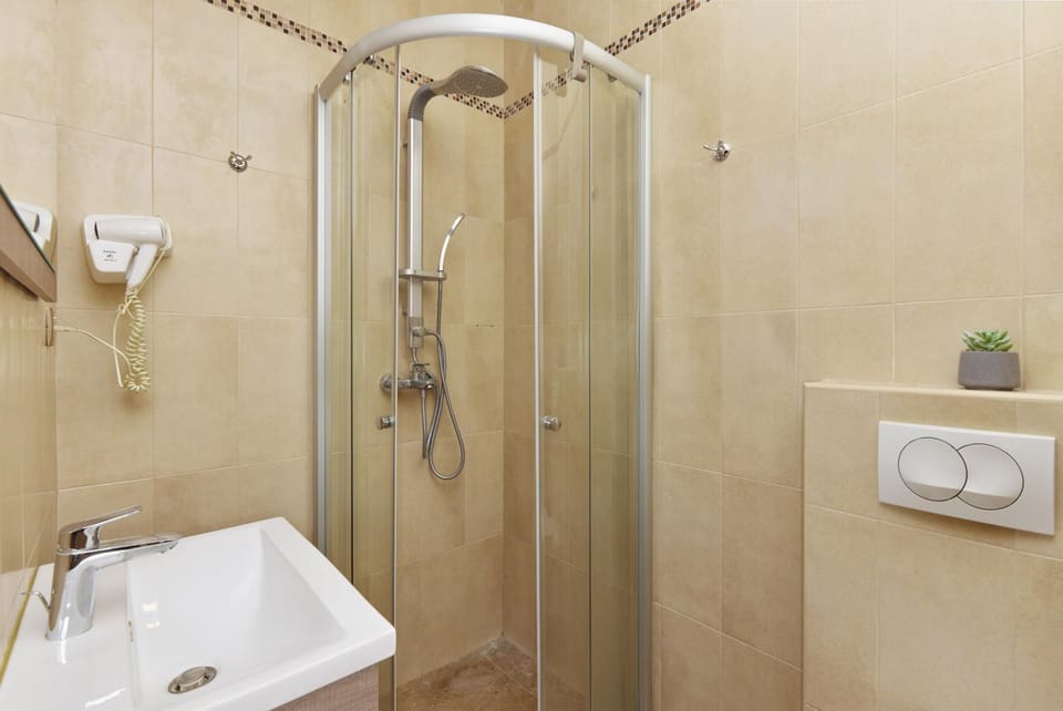 Nautica Studios With Outdoor Pool Bed and Breakfast in Dobrota